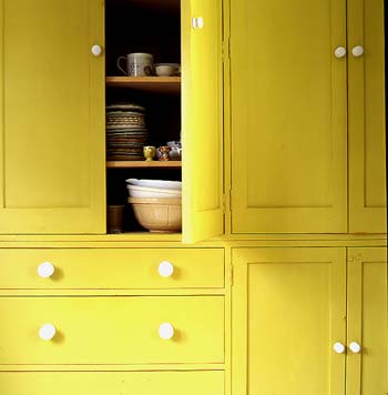 Housemaid's cupboard (yellow)